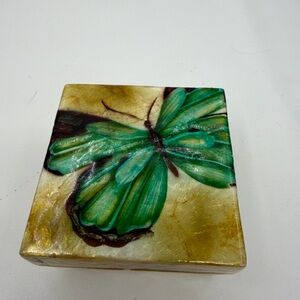 Vintage Butterfly Capiz Shell Jewelry Trinket  Box Handmade Philippines Coastal